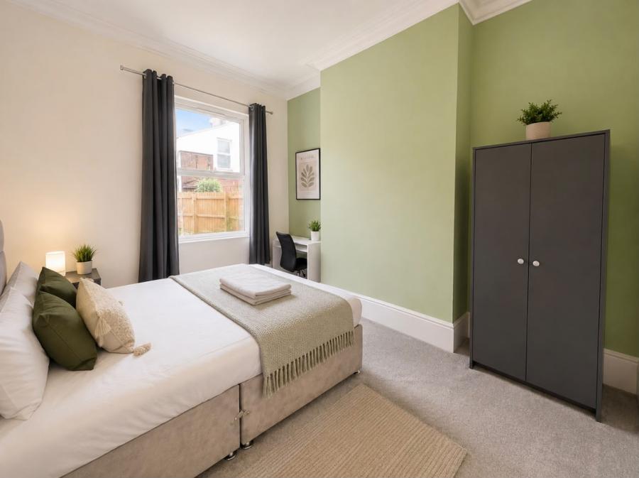 Room Walliker Street in Hull
