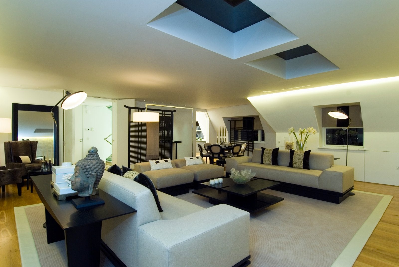 Flat Boydell Court in London