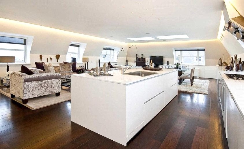 Flat Boydell Court in London