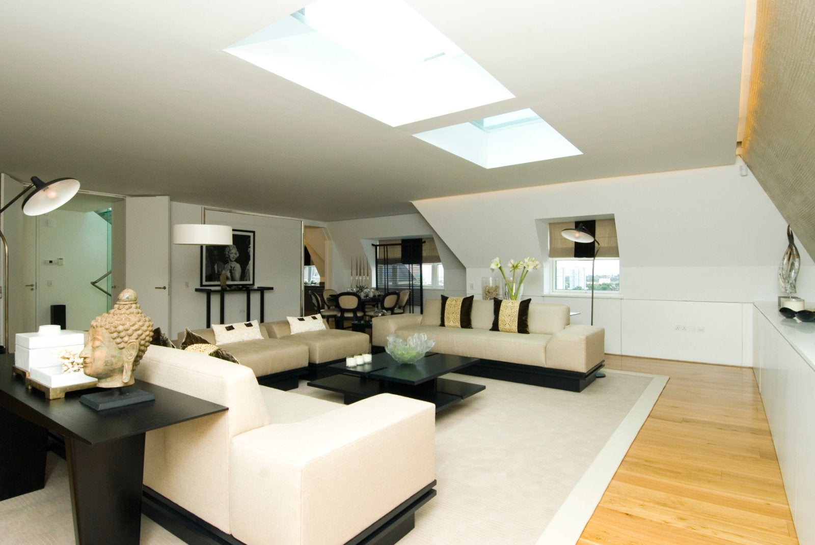 Flat Boydell Court in London