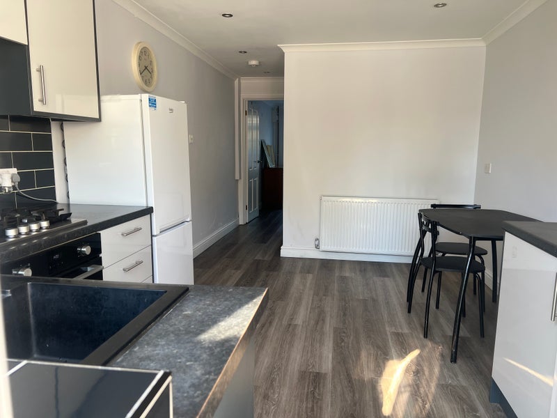 Flat Crabtree Road in Crawley