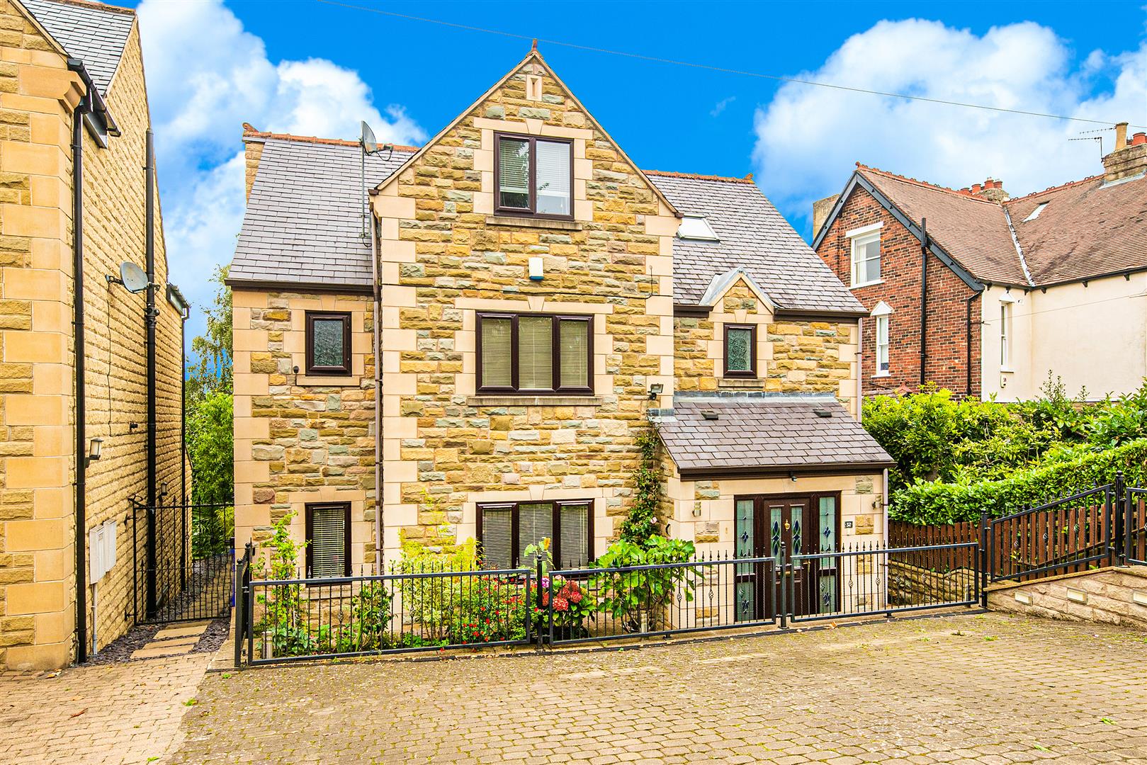 House Brentwood Road in Sheffield
