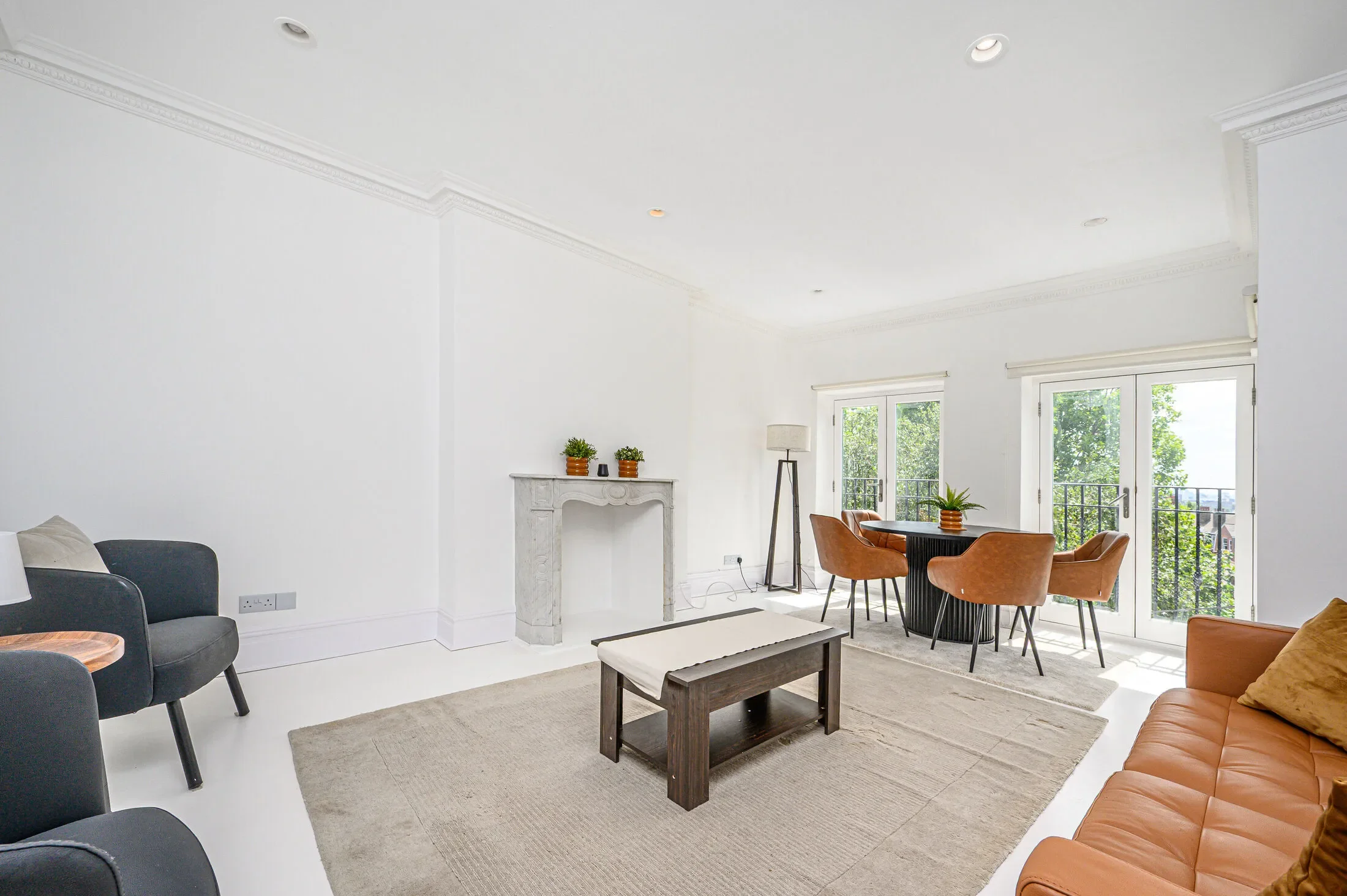 Flat Finchley Road in Greater London