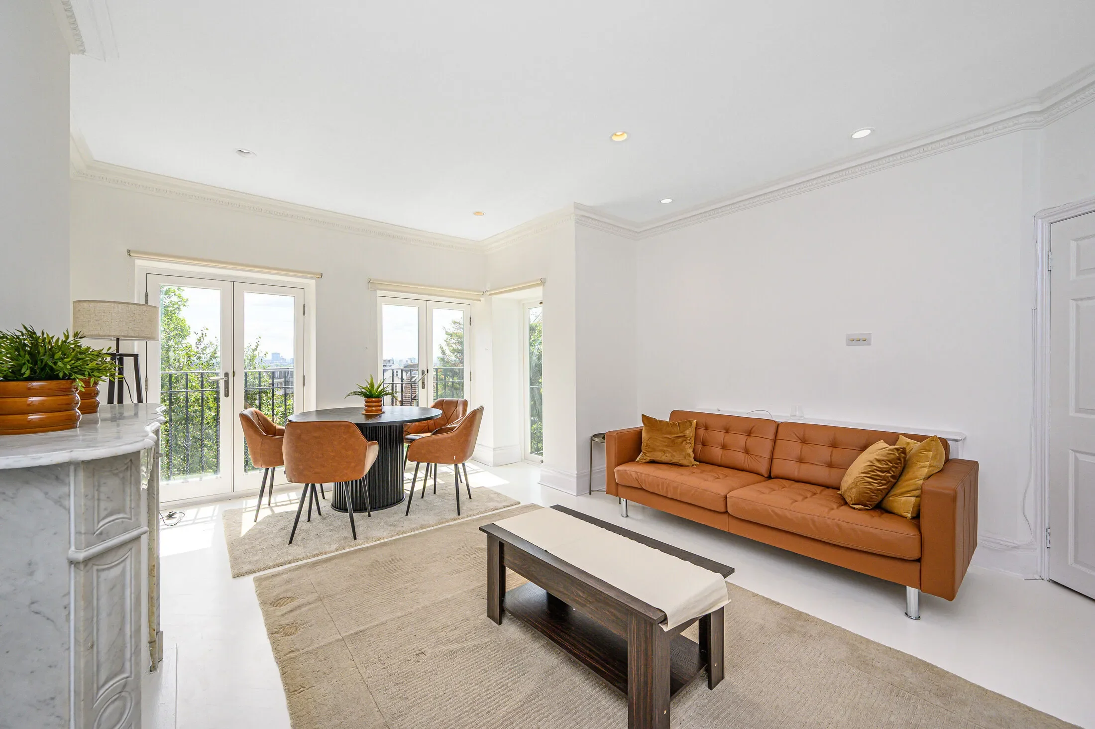 Flat Finchley Road in Greater London