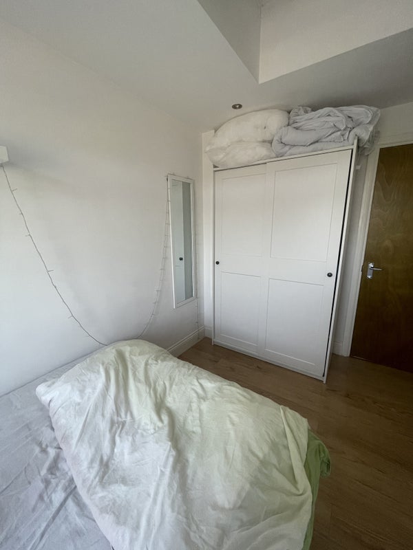 Room Garlinge Road in Greater London