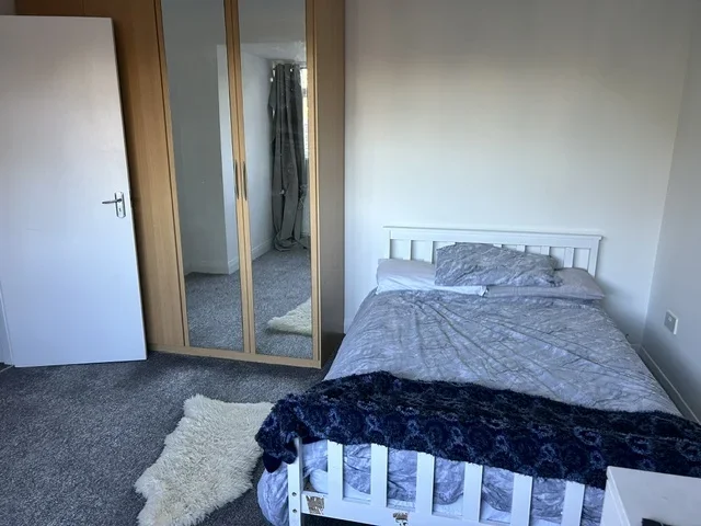 Room Parrock Road in Gravesham