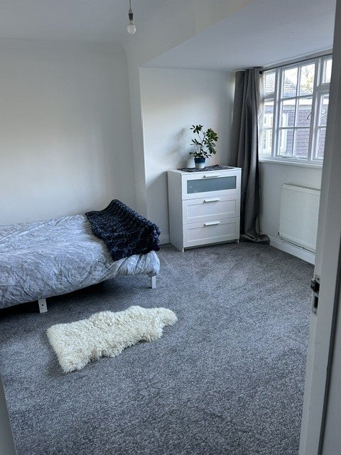 Room Parrock Road in Gravesham