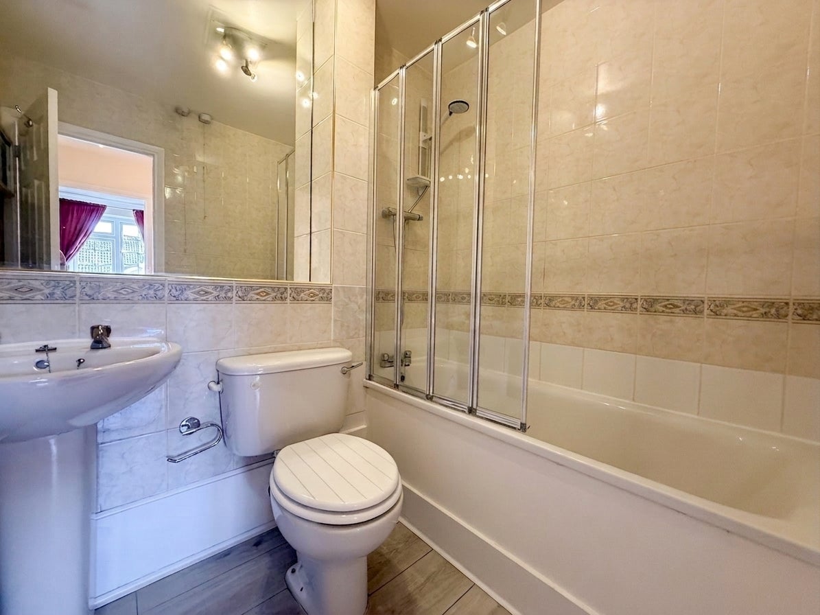 Flat Hanson Close in Greater London