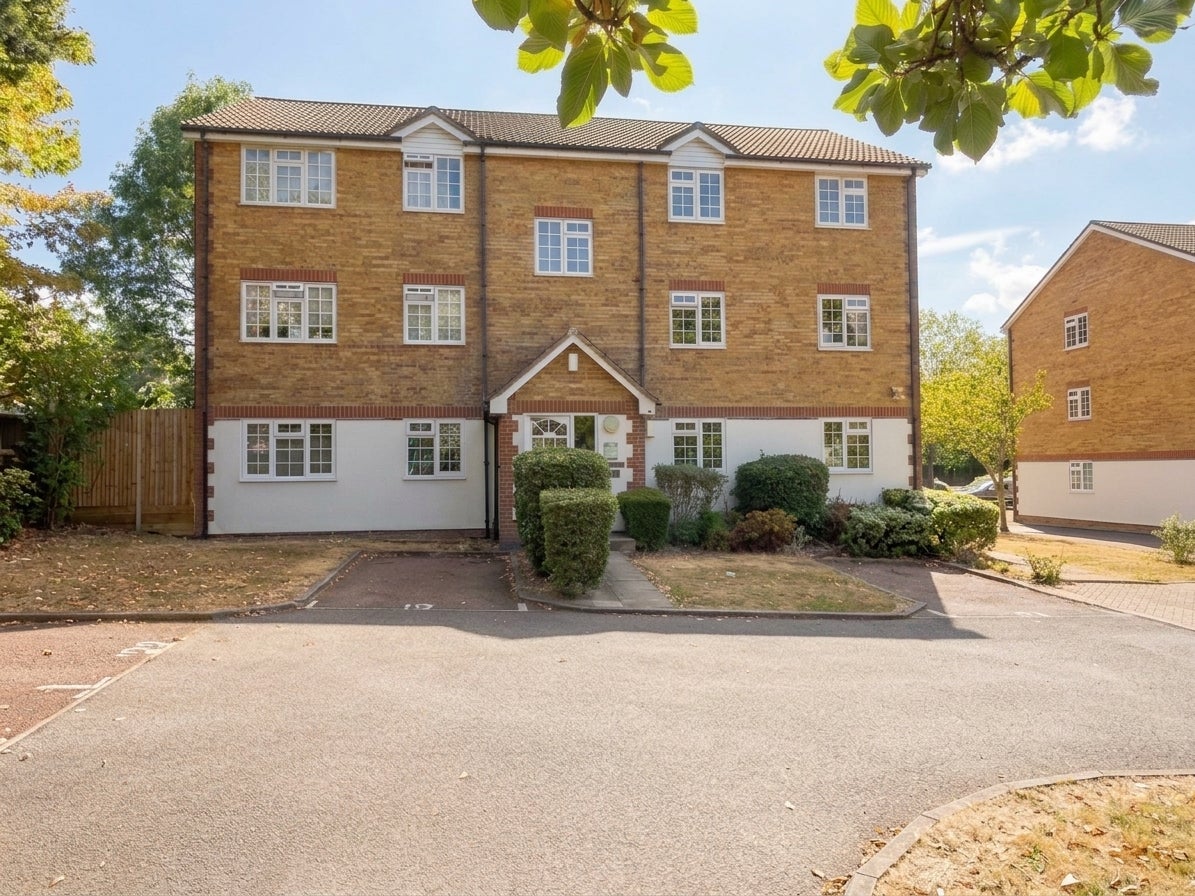 Flat Hanson Close in Greater London