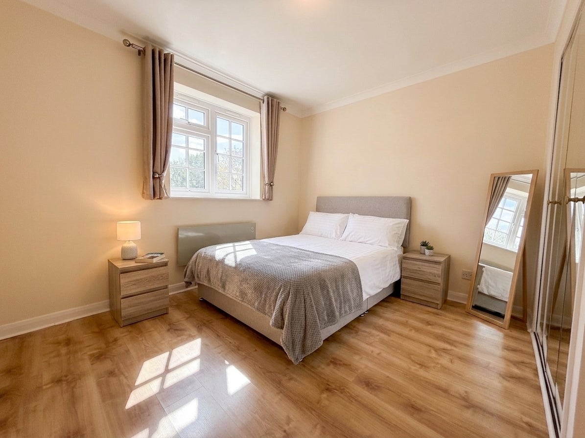 Flat Hanson Close in Greater London