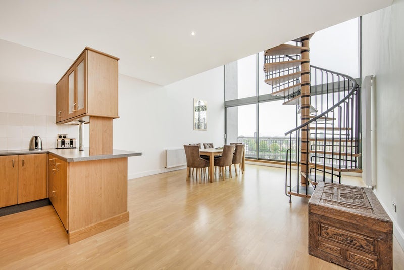 Flat Selsdon Way in Greater London