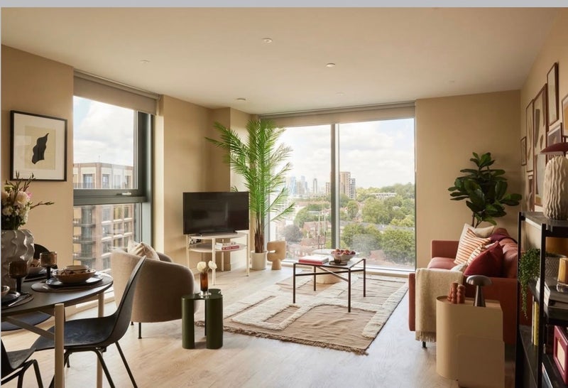 Room Conington Road in Greater London