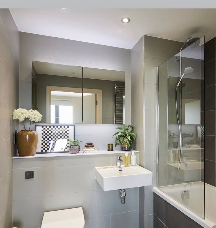 Room Conington Road in Greater London