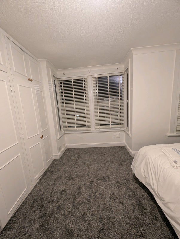 Room Boundary Road in Greater London