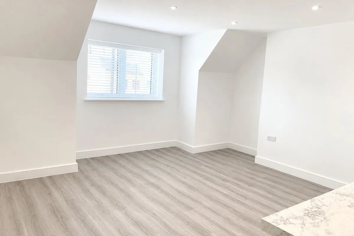 Flat Ordnance Road in Southampton