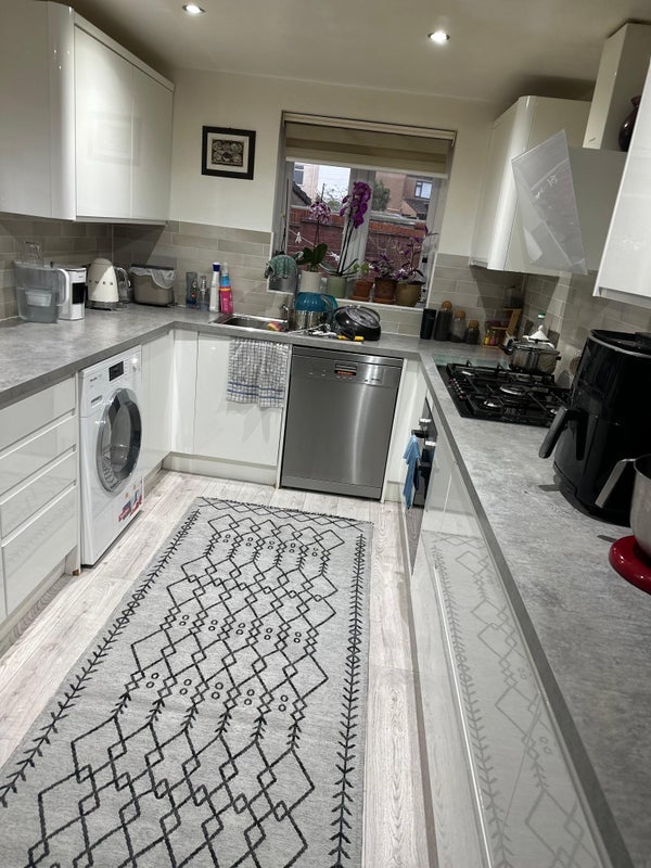 Room Potterswood Close in Bristol