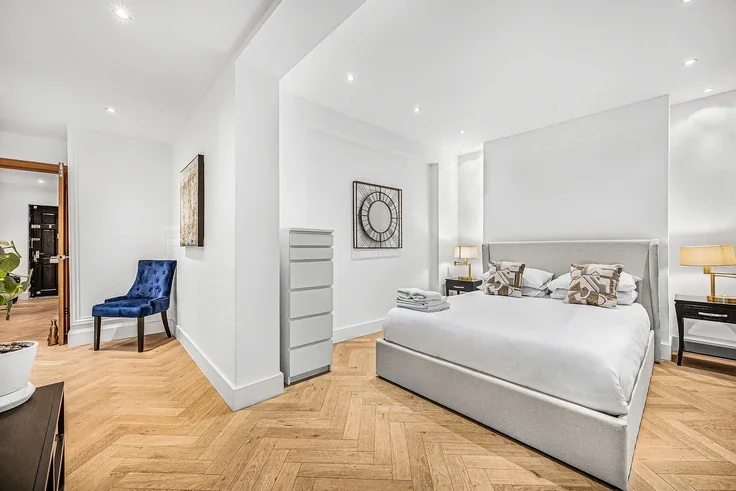 Flat Fitzroy Square in Greater London