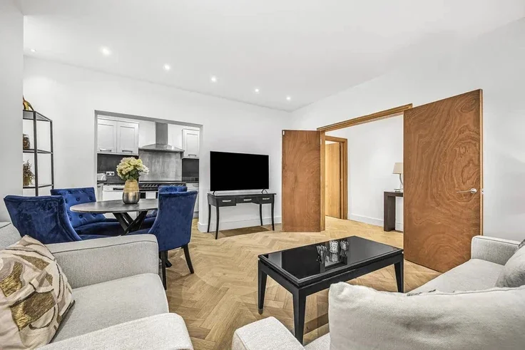 Flat Fitzroy Square in Greater London
