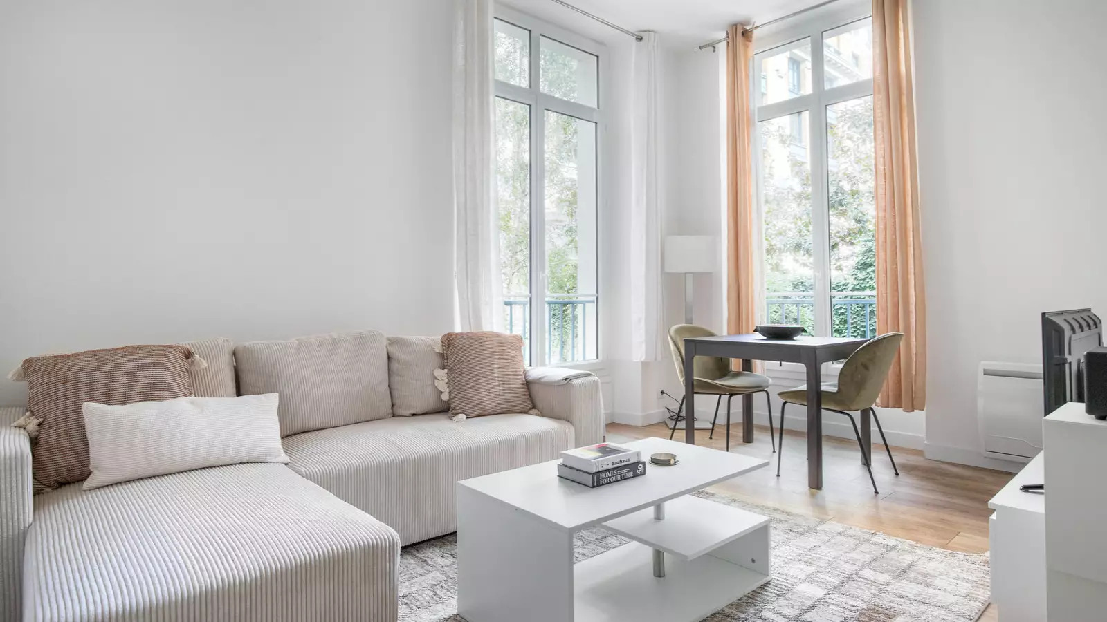 Appartement Rue La Boétie à Paris