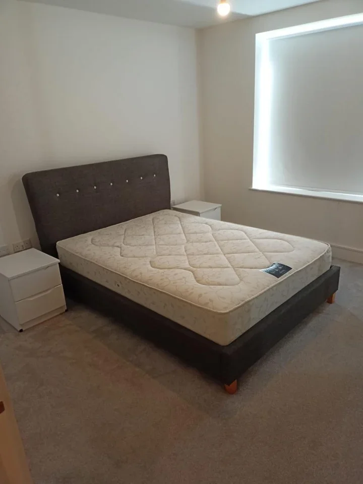 Flat Suffield Hill in High Wycombe
