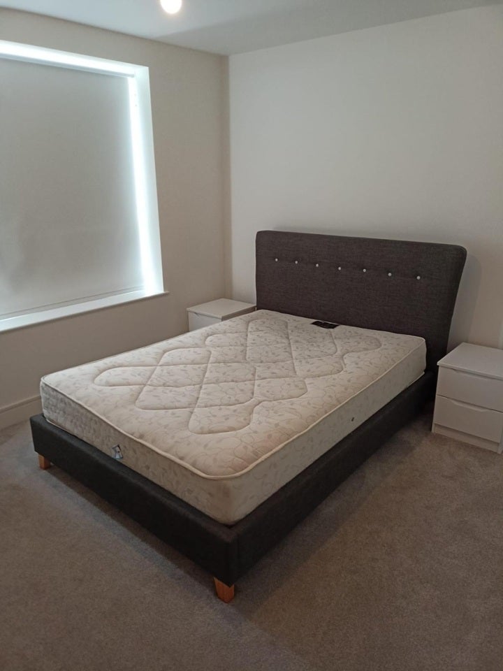 Flat Suffield Hill in High Wycombe