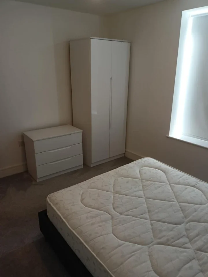 Flat Suffield Hill in High Wycombe