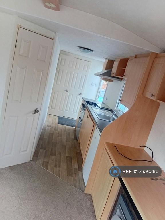Flat Wrecclesham Hill in Waverley