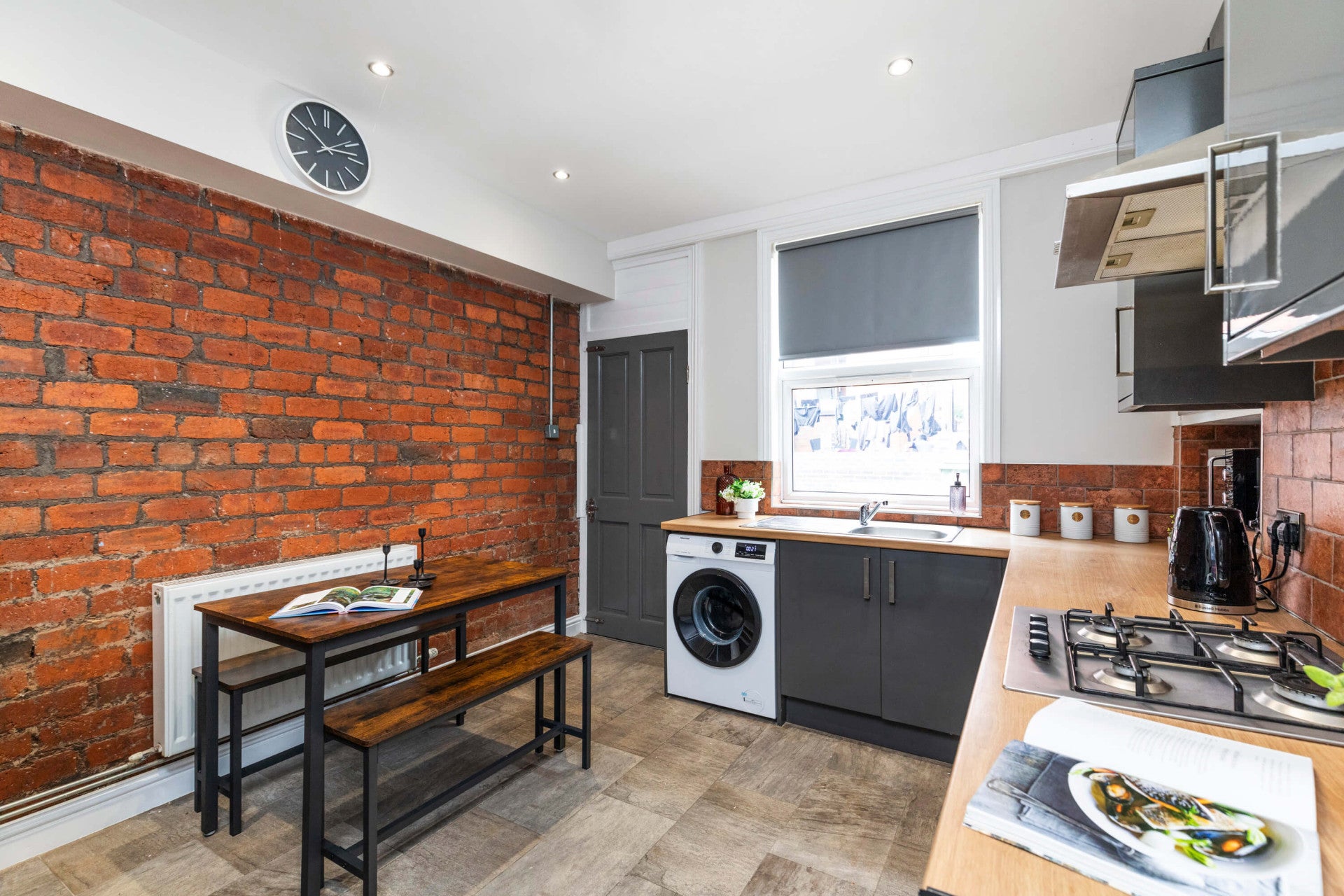 Room Back Brudenell Road in Leeds