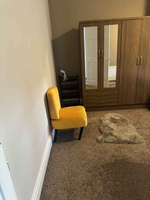Room Shields Road in Newcastle upon Tyne