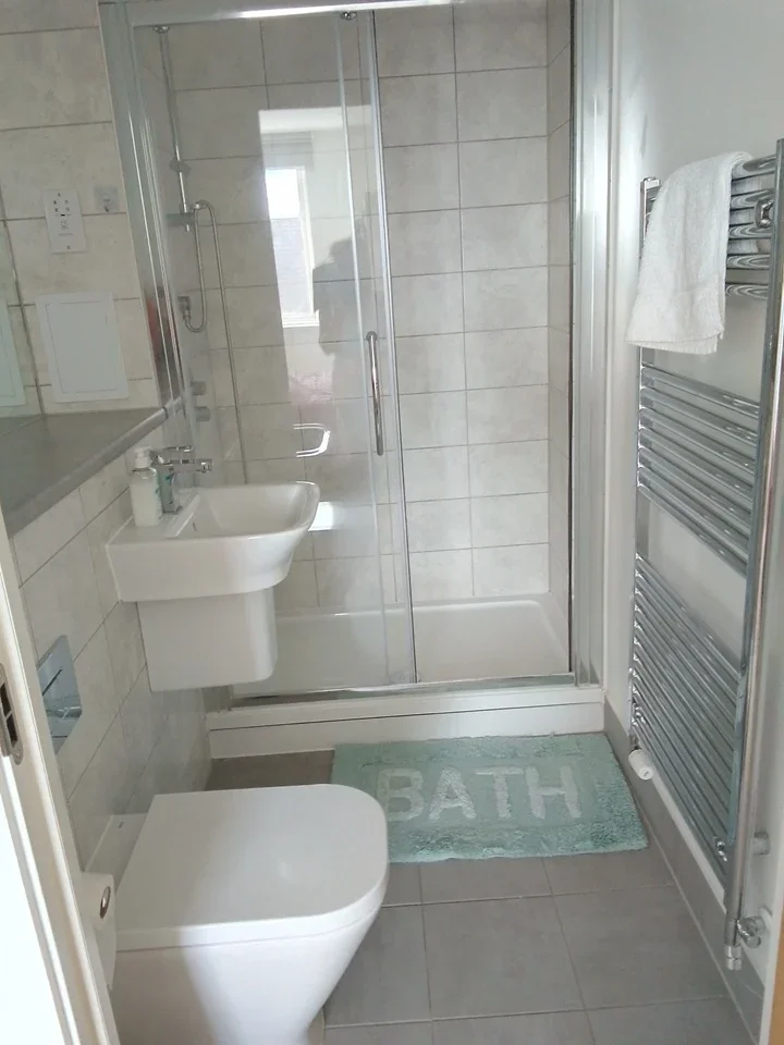 Room St Mary's Road in Greater London