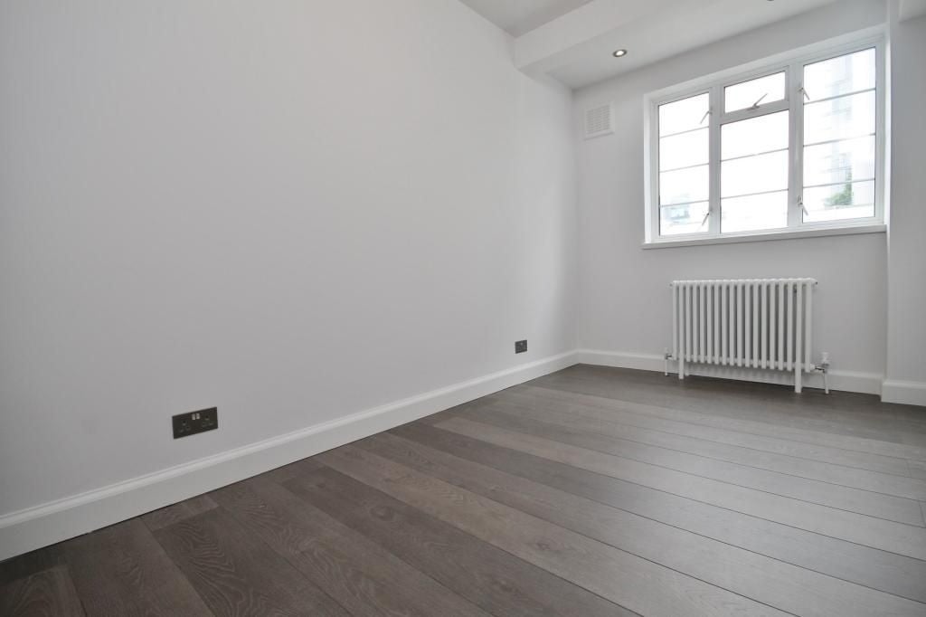 Flat Uxbridge Road in Greater London
