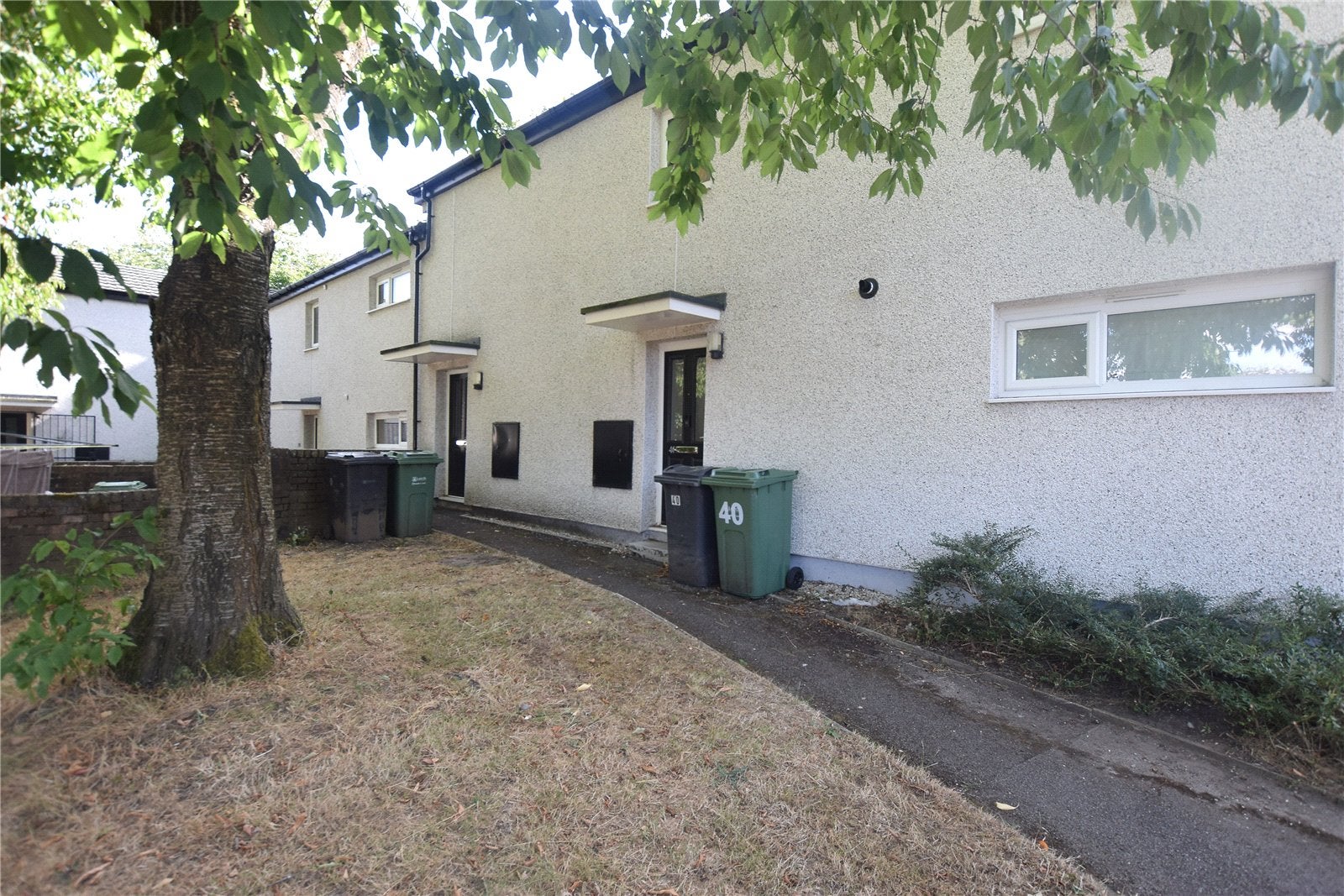 Flat Holtdale Avenue in Leeds