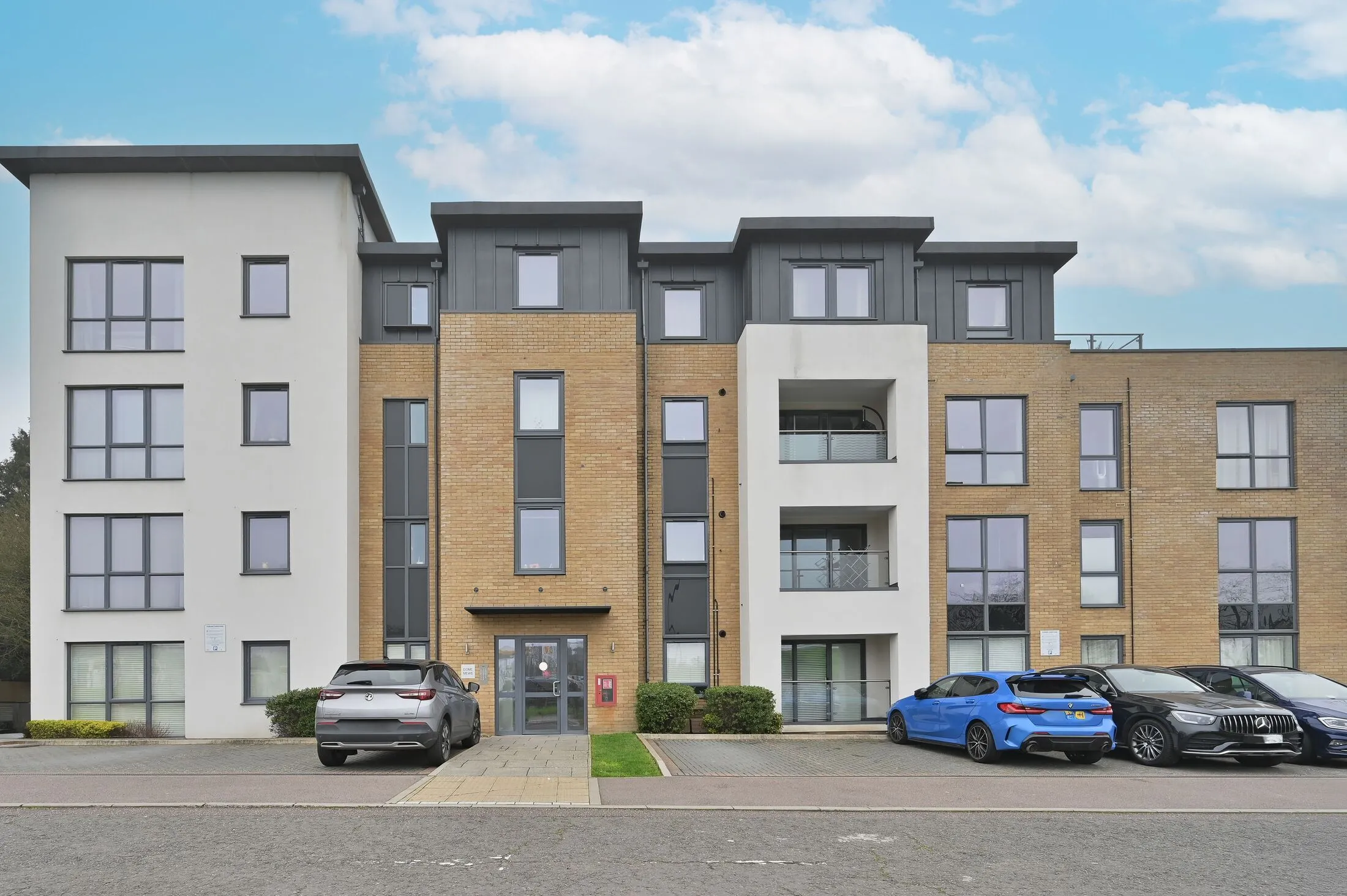 Flat St Albans Road in Watford