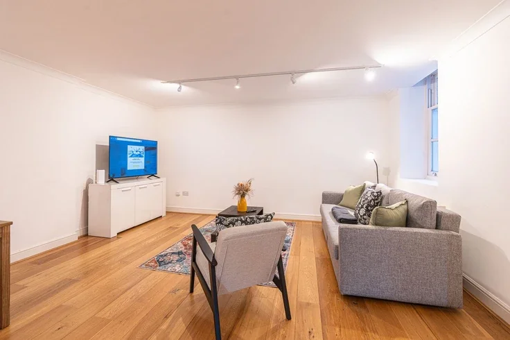 Flat College Hill in City of London