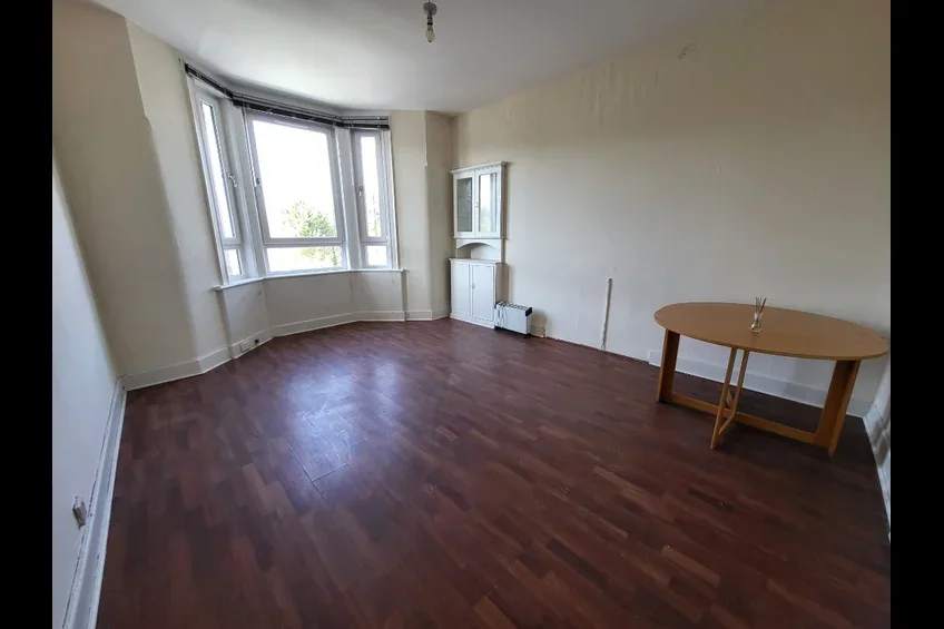 Flat Maxwellton Street in Paisley