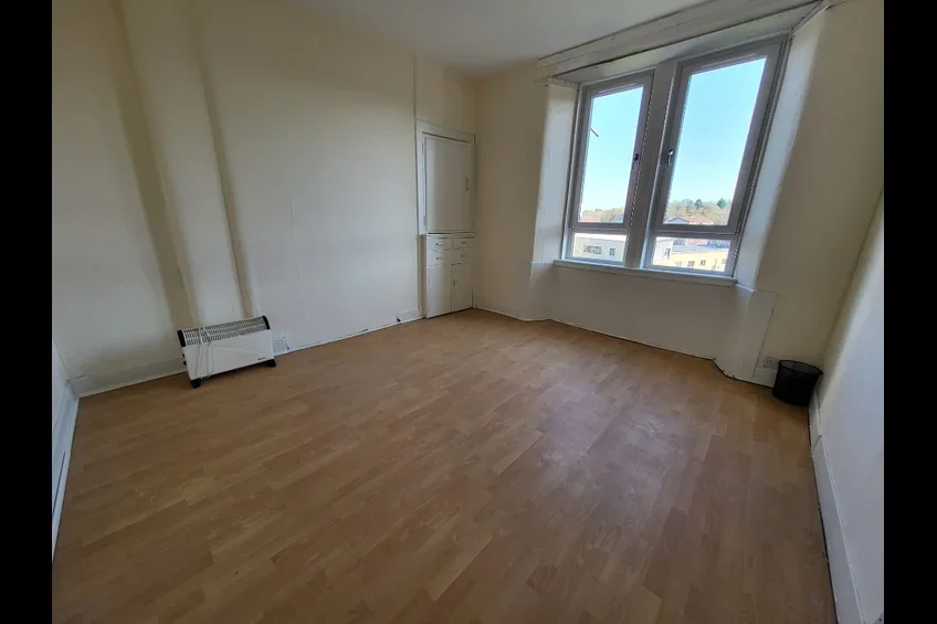 Flat Maxwellton Street in Paisley