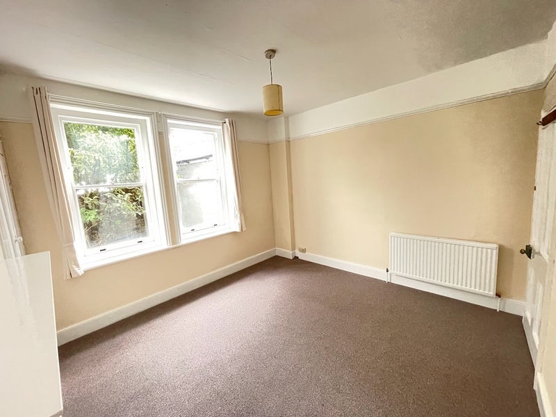 Room Kidderminster Road in Greater London