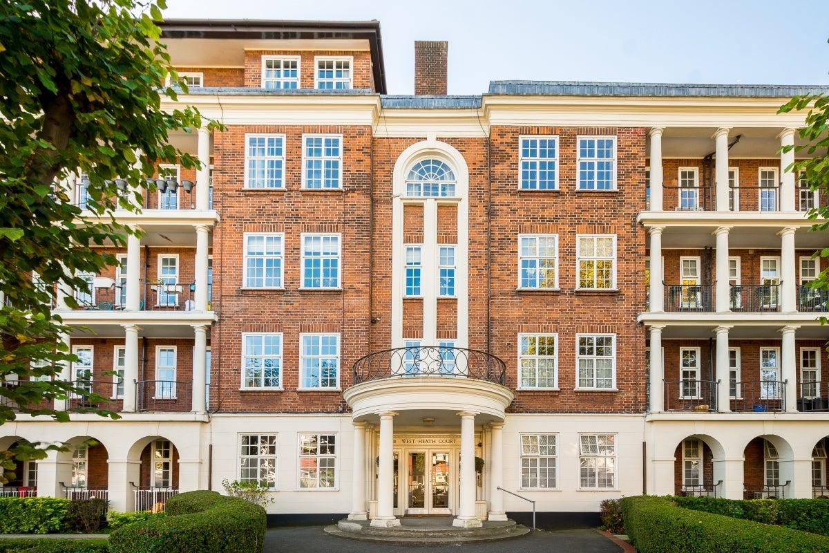 Flat North End Road in Greater London