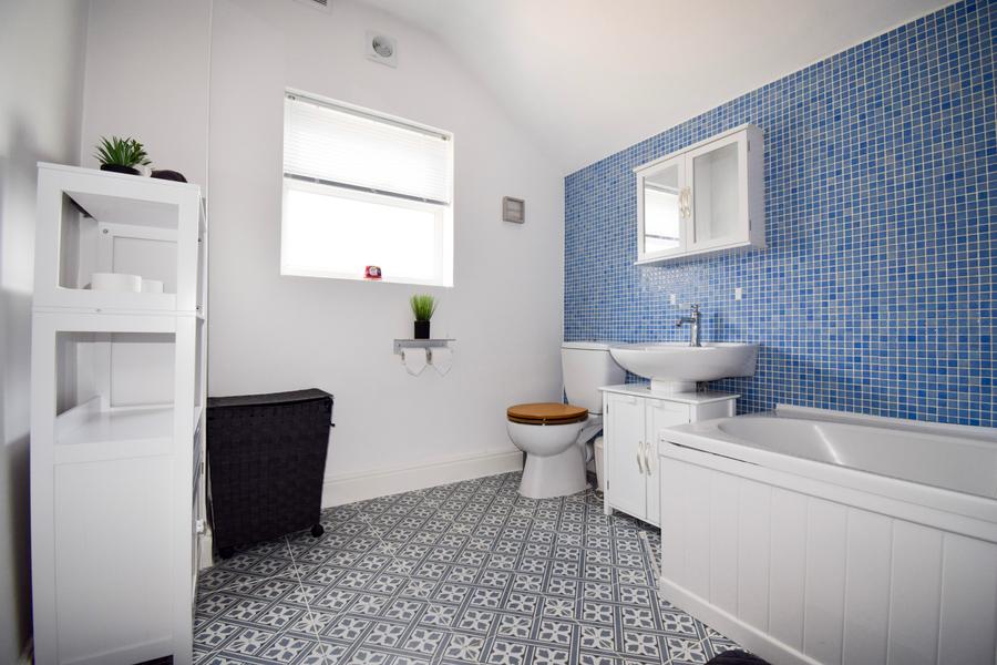 Room Longford Street in Derby