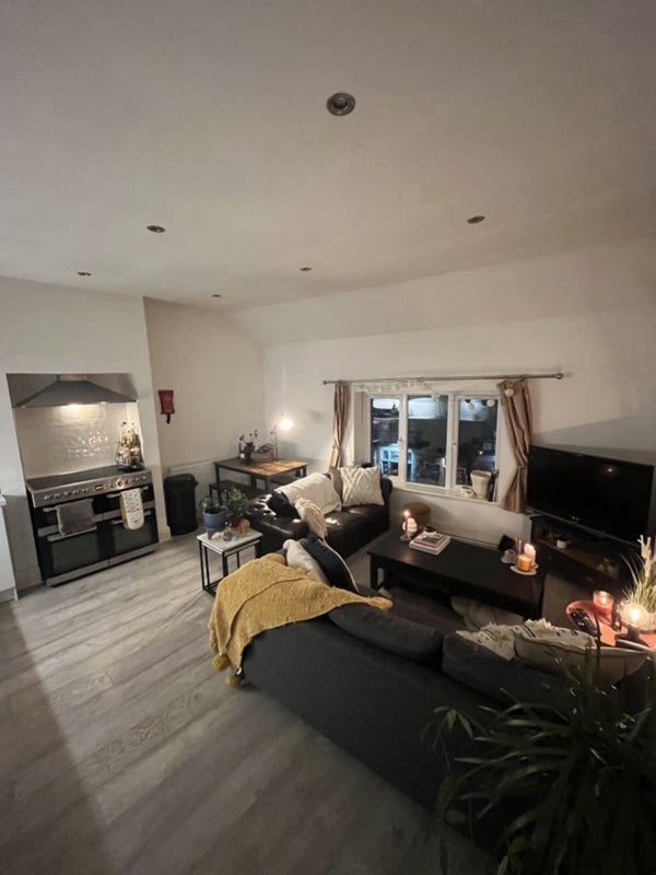 Room Cavendish Road in Manchester