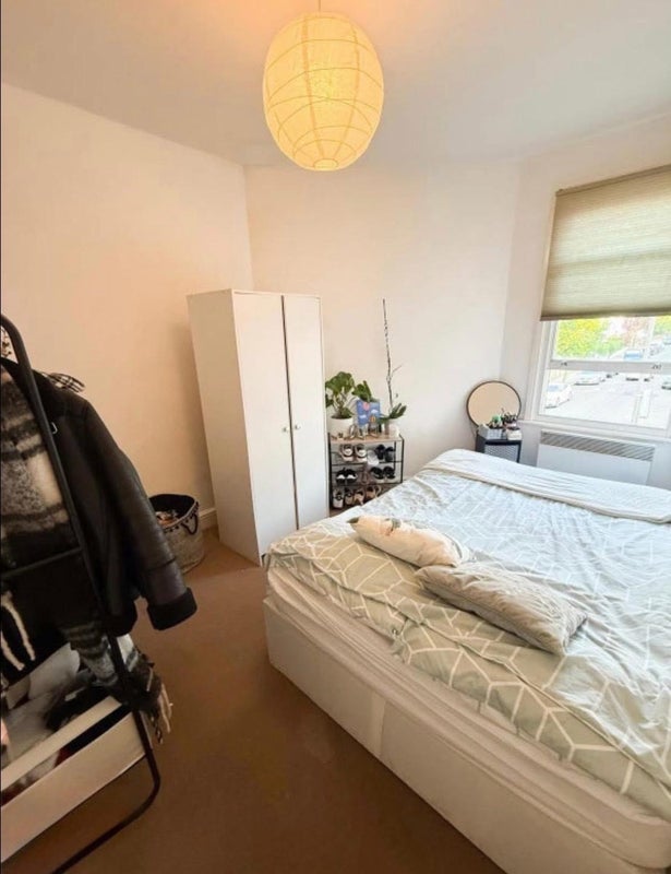 Room Topsham Road in Greater London