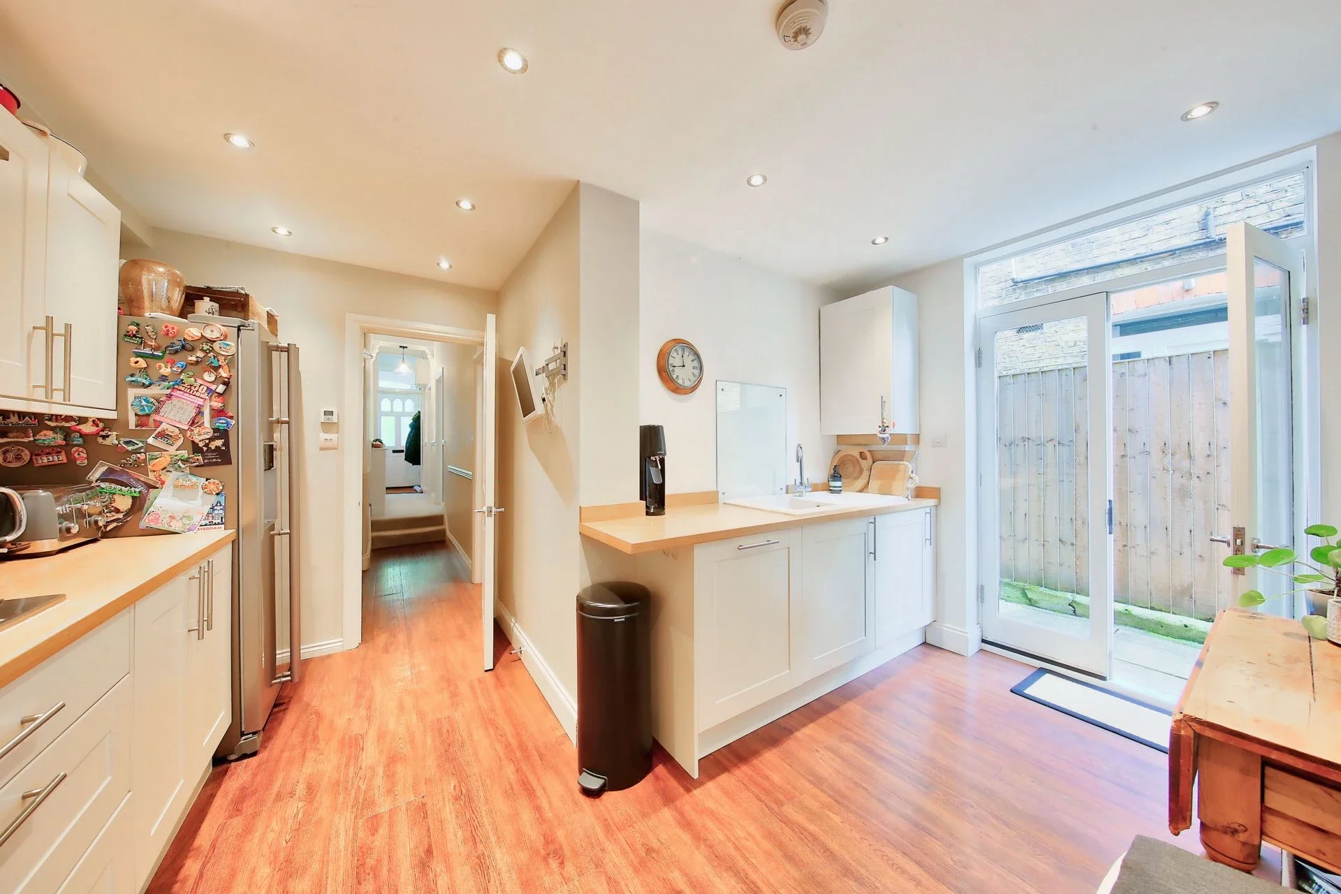 Flat Allfarthing Lane in Greater London