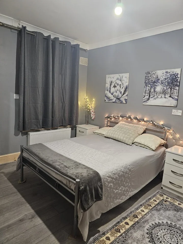 Room Grove Green Road in Greater London