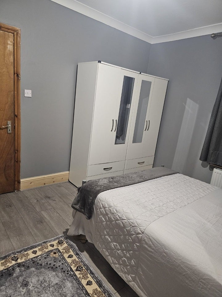 Room Grove Green Road in Greater London