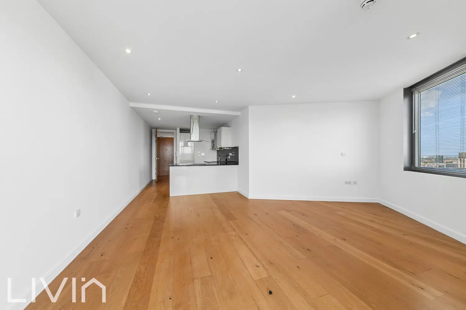 Flat Lansdowne Road in Greater London