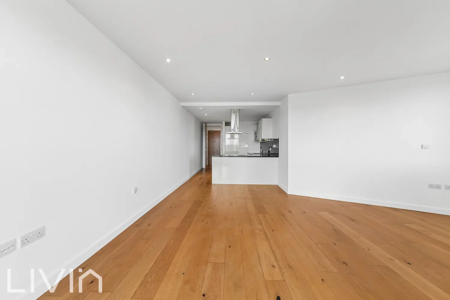 Flat Lansdowne Road in Greater London