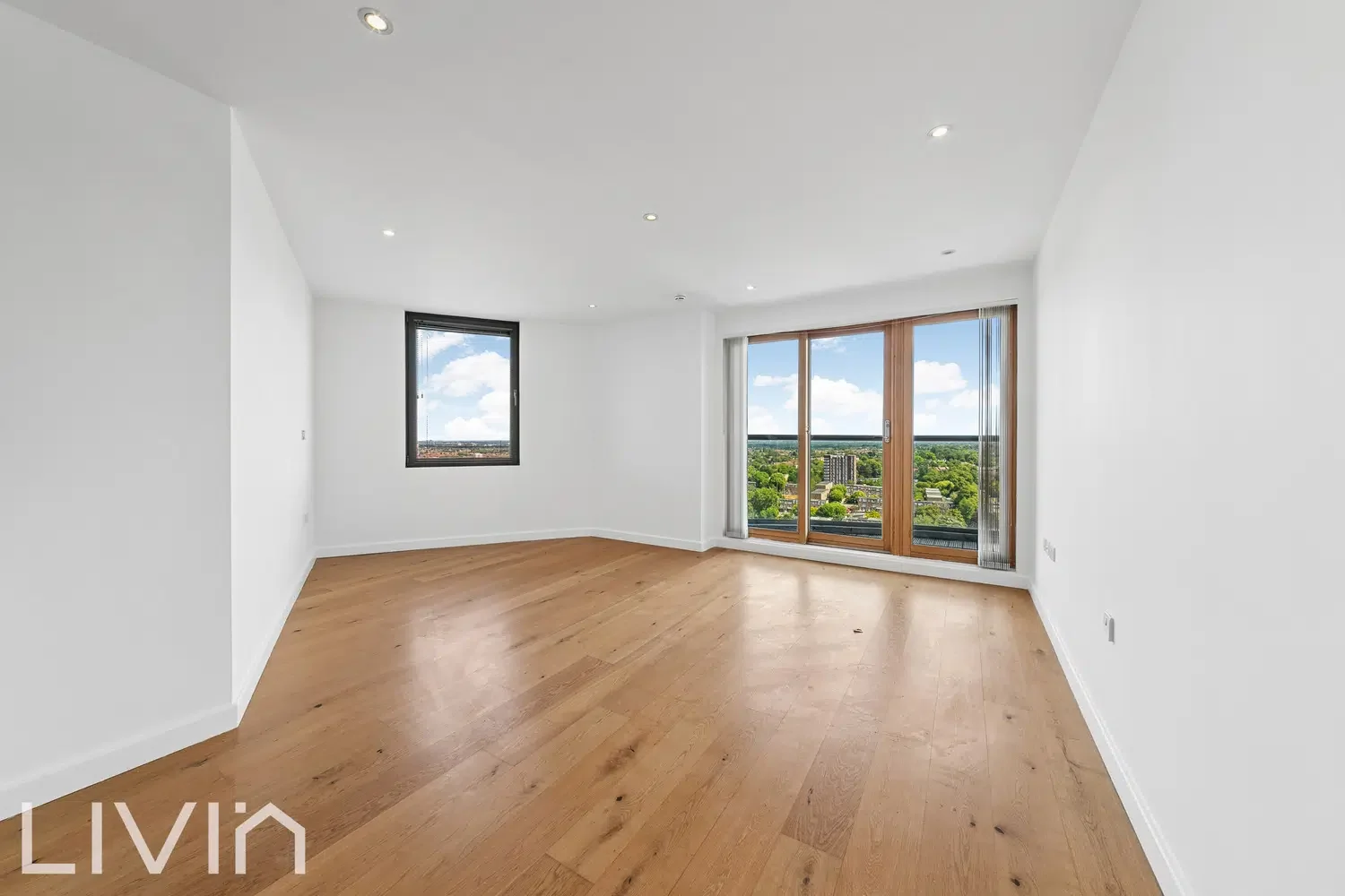 Flat Lansdowne Road in Greater London