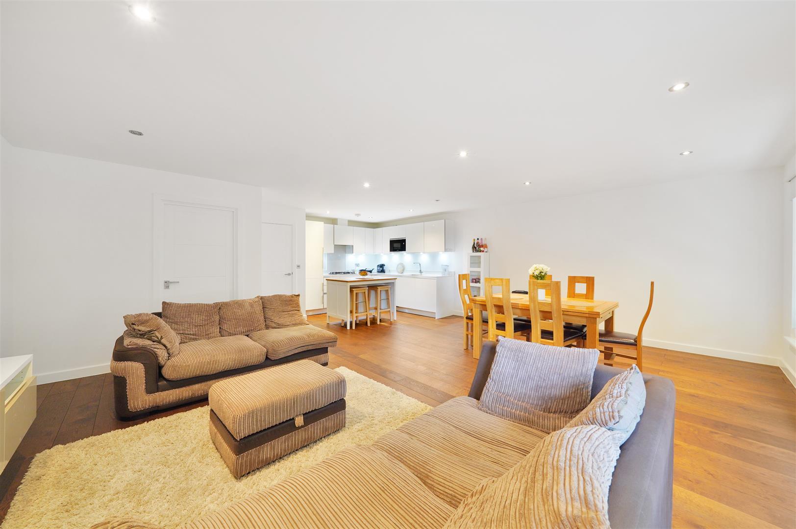 Flat Blair Street in Greater London