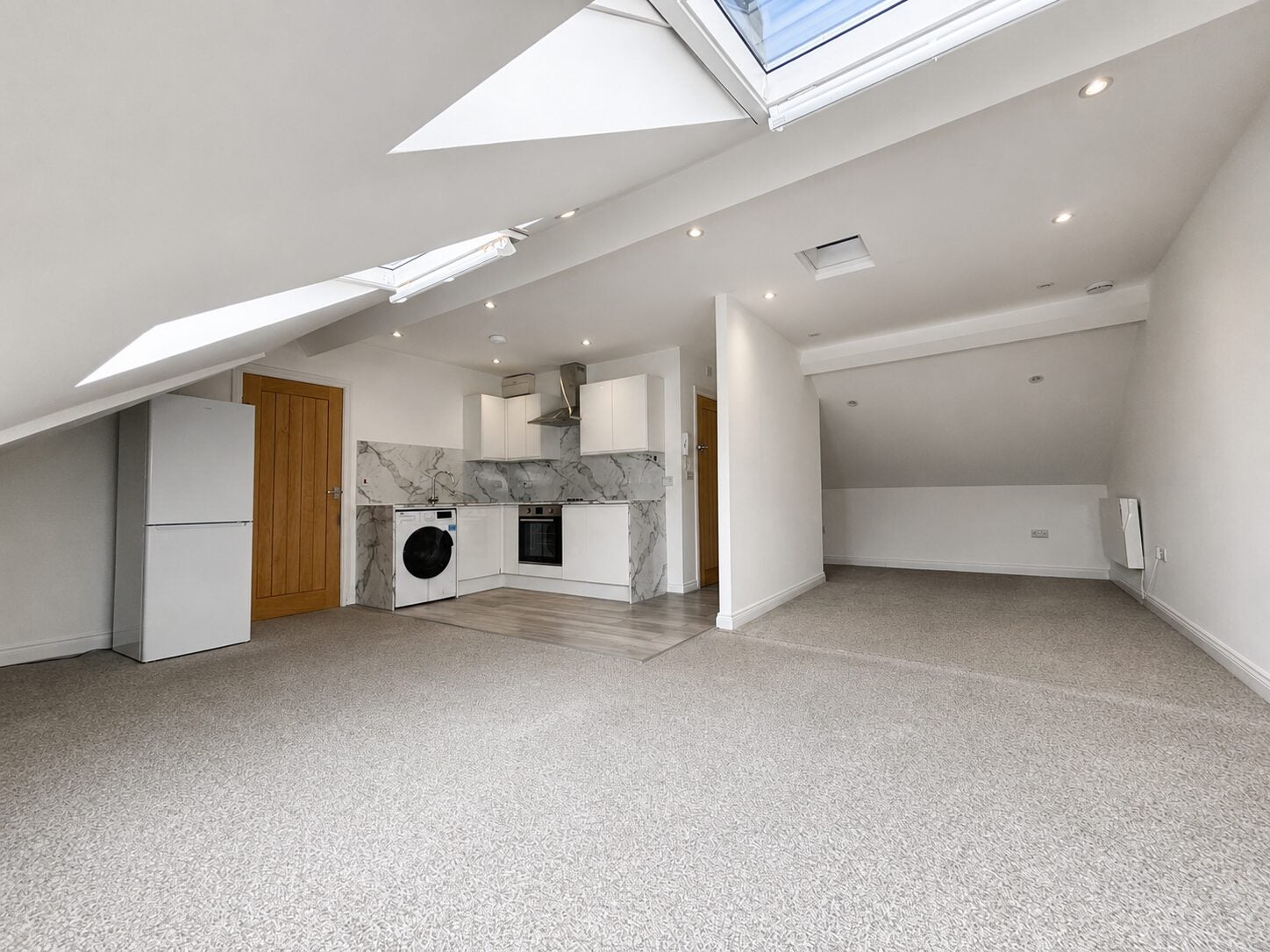 Flat Gordon Road in High Wycombe
