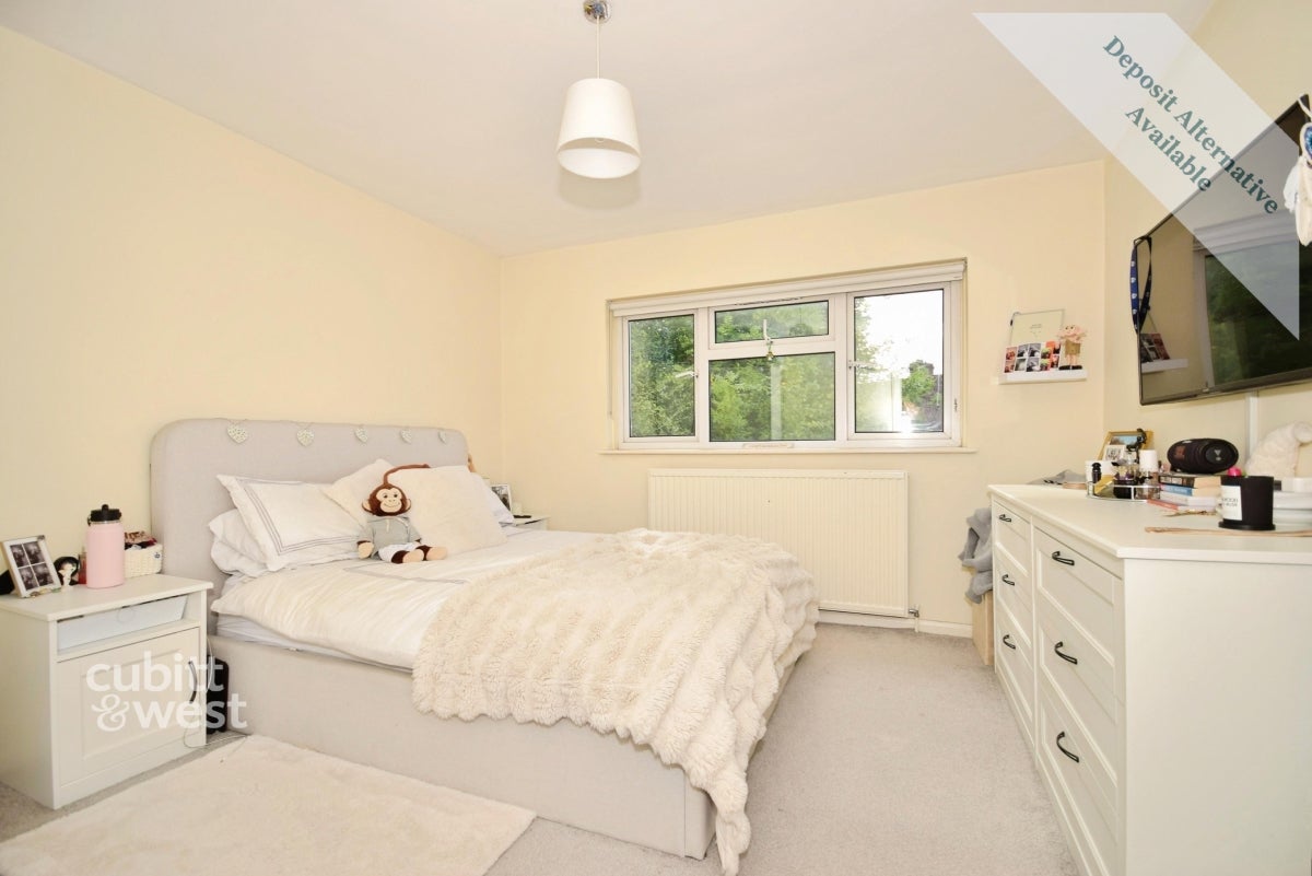 Flat Jupiter Court in Portsmouth